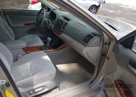 2003 Toyota Camry Xle z USA, uszkodzony, nr VIN JTDBE30K730164346